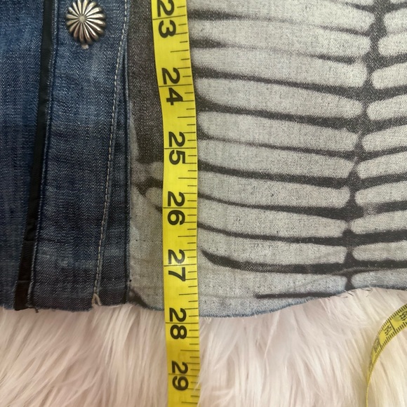 Double D Ranch Women's Denim Long Sleeve concho Button Down Shirt/Jacket. Size M - Picture 6 of 7